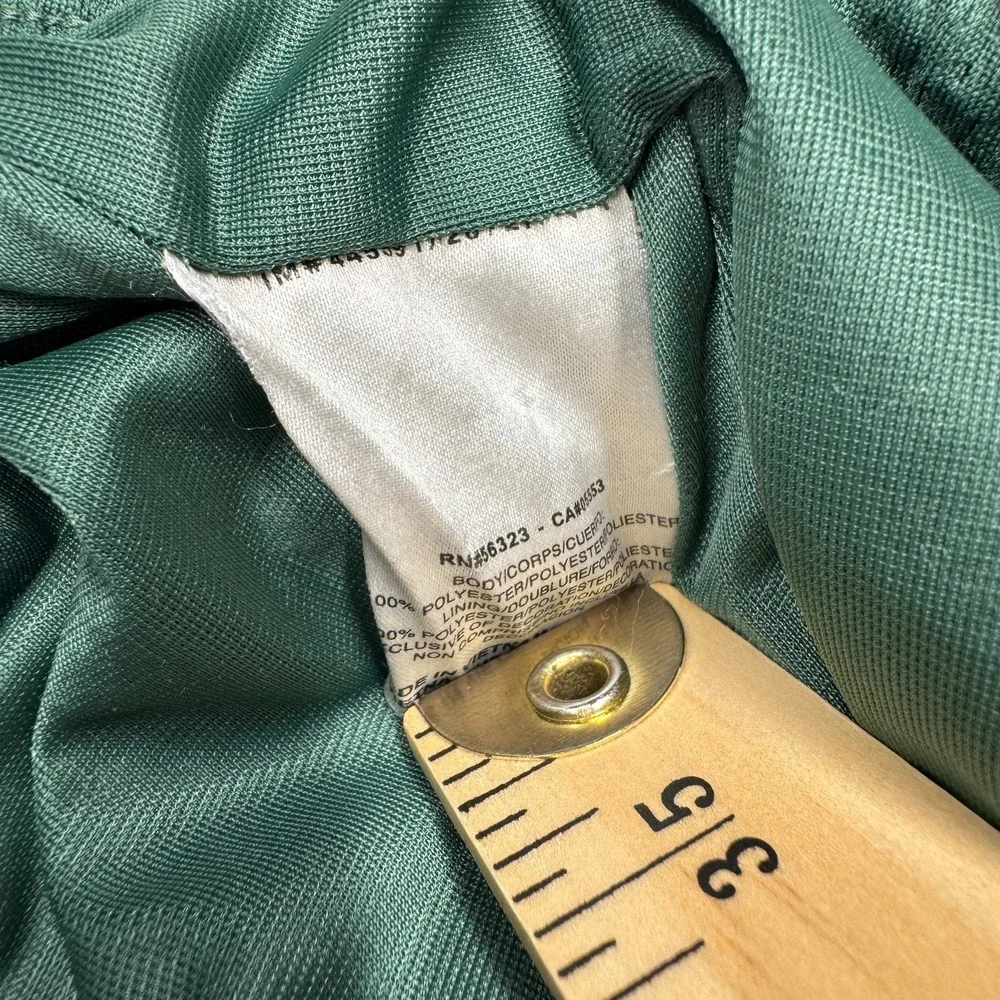 Vintage Nike Oregon Ducks Mesh Gym Shorts Green Basketball Athletic  Men's L